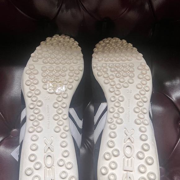 NWT Geox Respira women’s sneakers never worn size 9 US, 39 Euro. No box - Picture 4 of 5